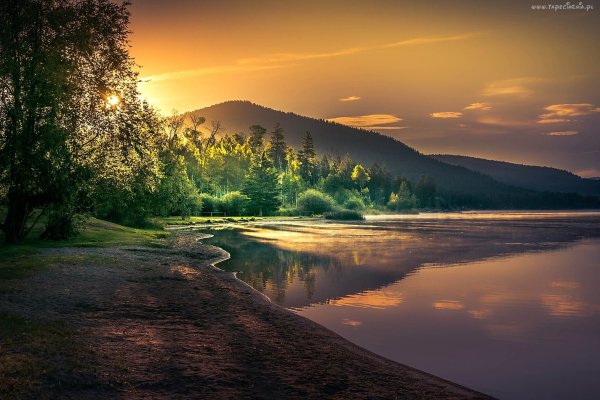 Рассвет на озере