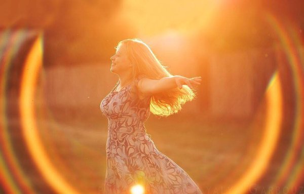 Излучать внутренний свет