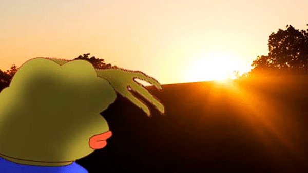 Прикрывается рукой от солнца