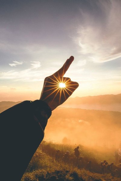 Девушка на рассвете