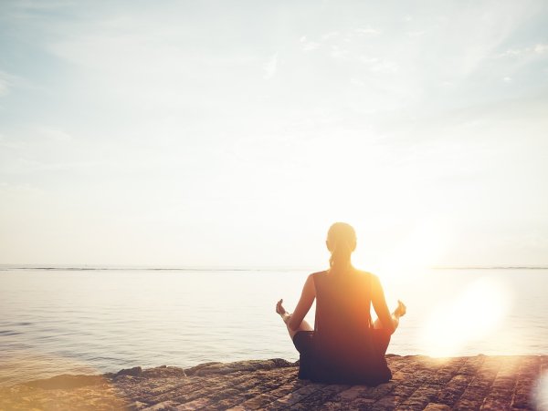 Женщина медитация