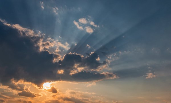 Облака скрывают солнце