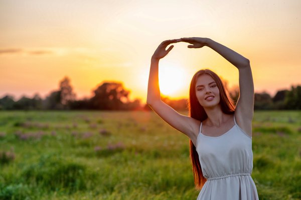 Девушка волосы солнце