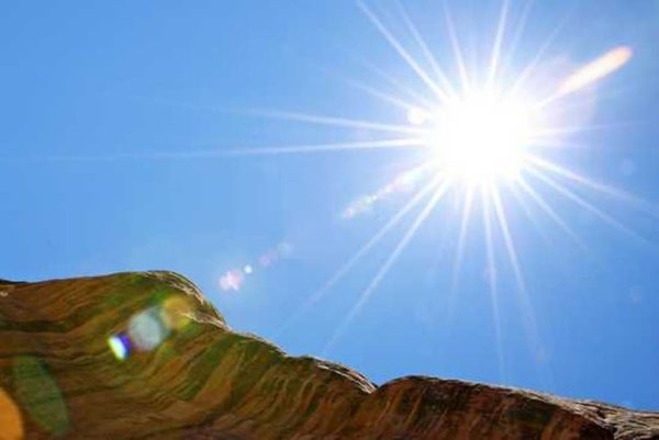 Небо солнце в Зените