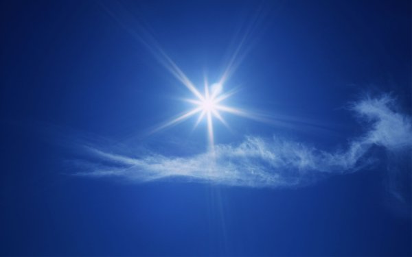 Солнце на голубом небе
