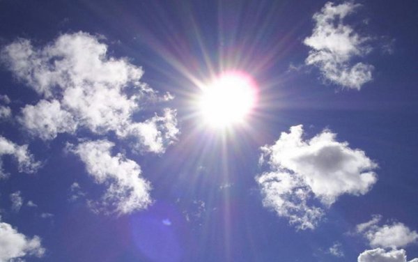 Солнце ярко светит