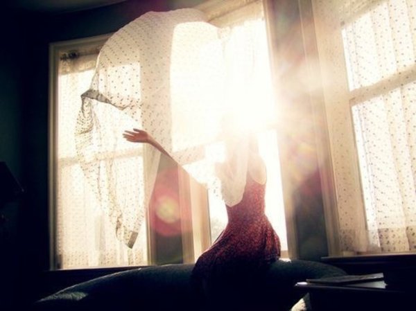 Девушка в занавеске