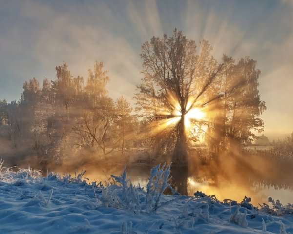 Весна снег и солнце костер