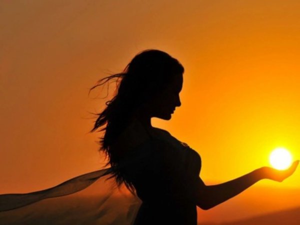 Девушка в подсолнухах