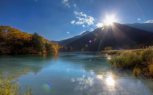 Отражение солнца в воде