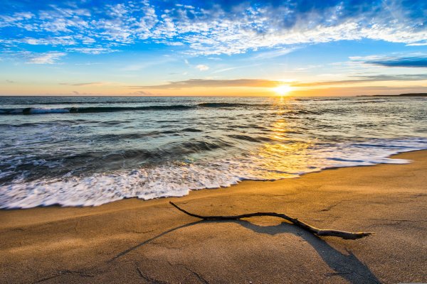 Камни на берегу моря