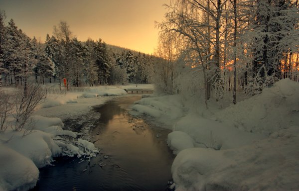 Зима деревня река