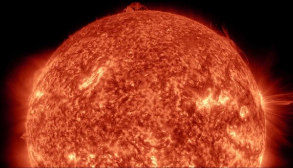 Солнечные пятна, протуберанцы, Солнечный ветер