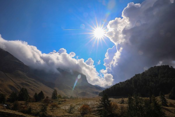 Солнце над горами