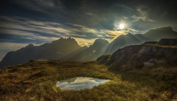 Солнце над горами