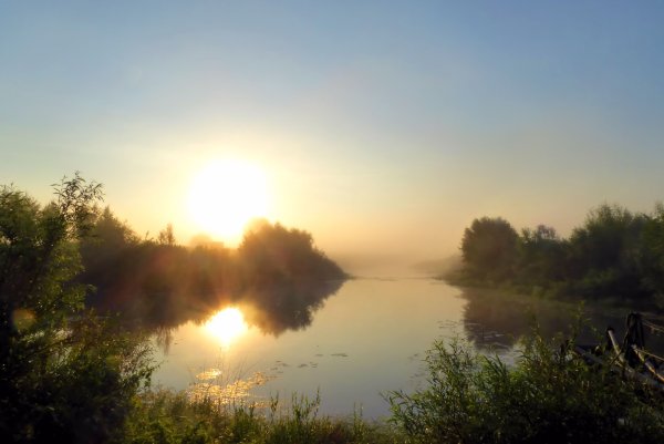 Рассвет на реке