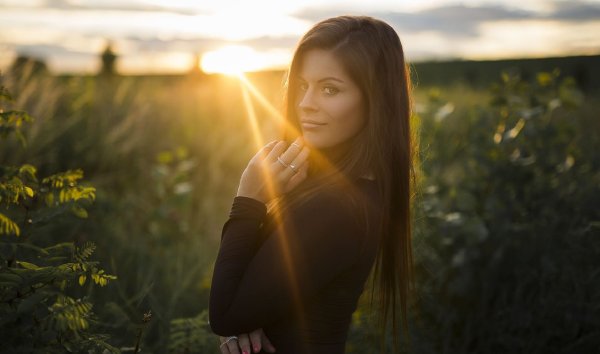 Девушка на закате