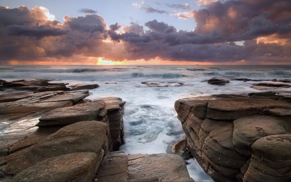 Море берег скалы