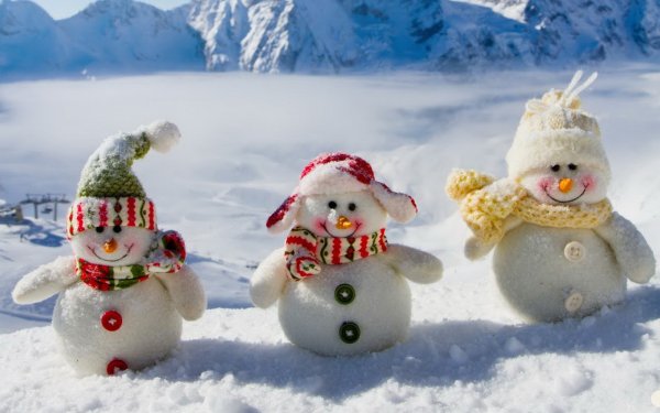 Три снеговика