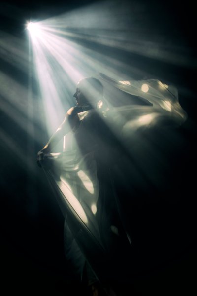 Луч света во мраке