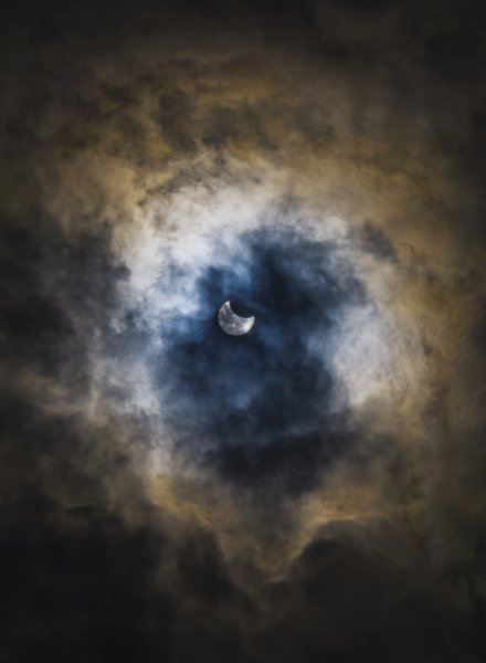 Солнечное затмение 2021