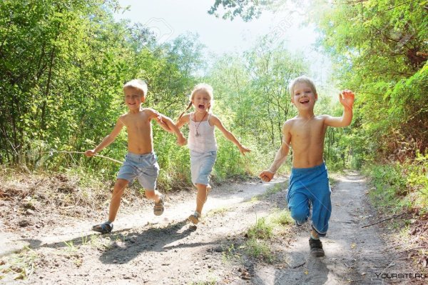 Дождик и ребенок мультяшный