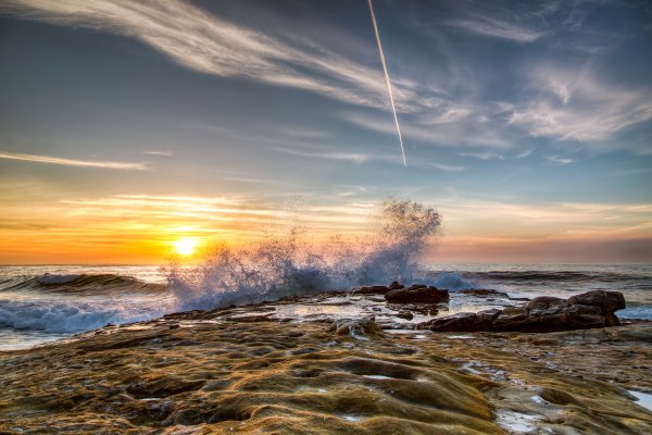 Море волны рассвет