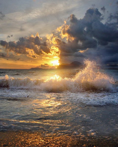 Волны на рассвете