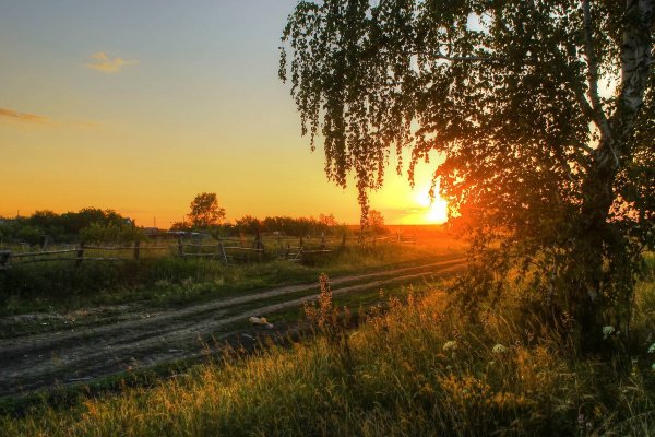 Закат в деревне летом