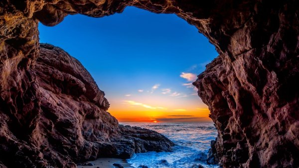 Вид из пещеры