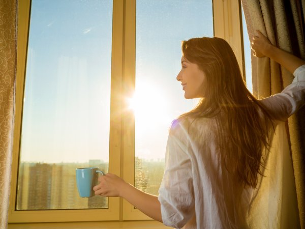 Луч солнца в окне