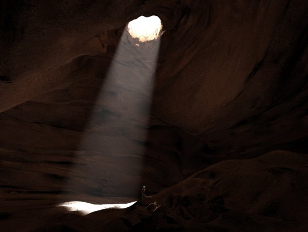 Человек в пещере