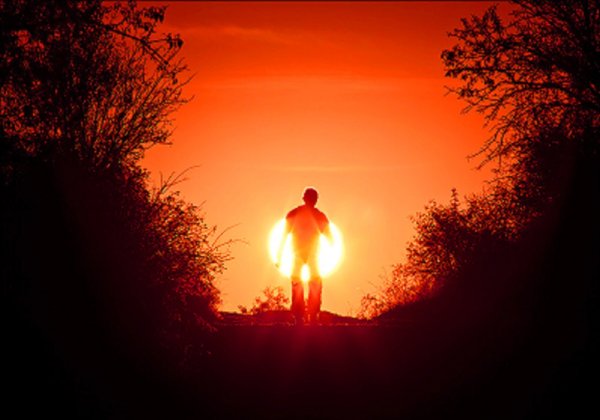 Уходит в закат