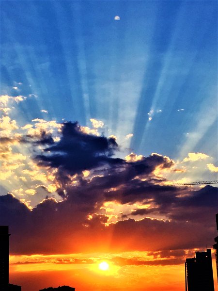 Рассвет в городе