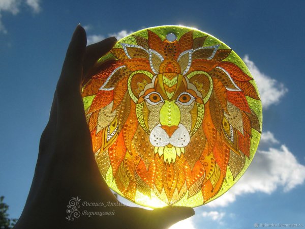 Ловец солнца витраж