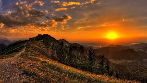 Закат в горах