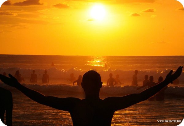 Мальчик на закате