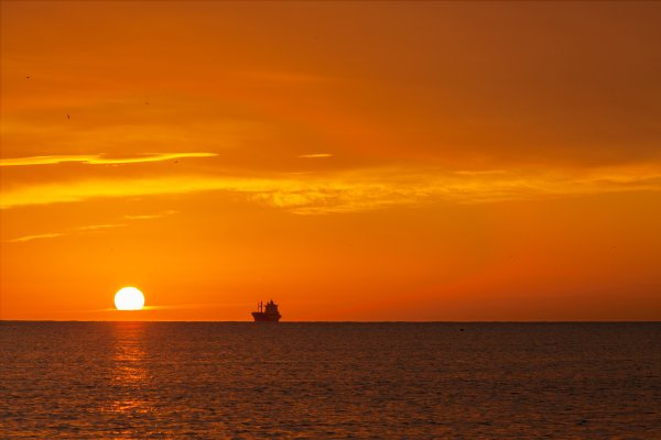 Линия горизонта на море