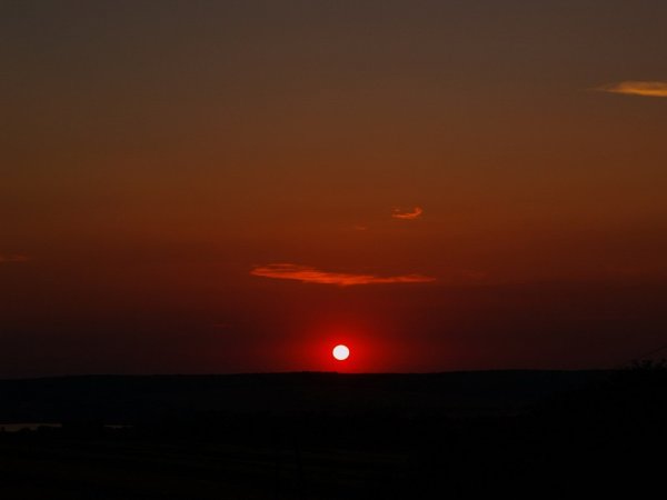 Красное солнце в небе