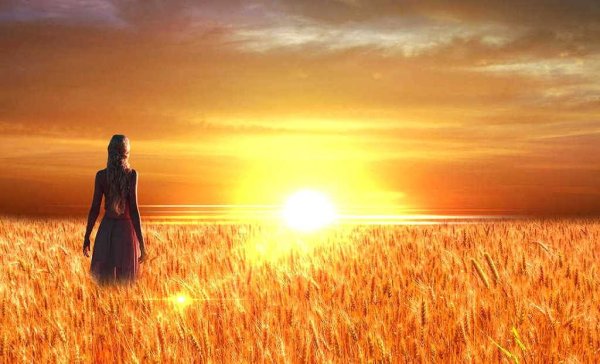 Девушка в солнечных лучах