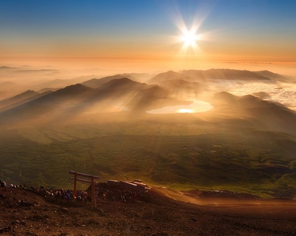 Рассвет на горе