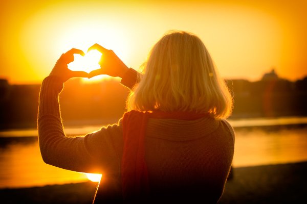 Подсолнухи и солнце