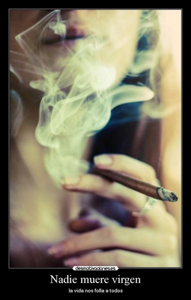 Девушка с зажигалкой