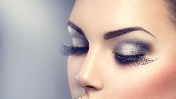 Красивые янтарные глаза