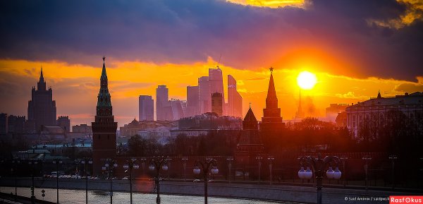 Рассвет над Москвой