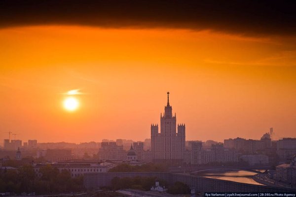 МГУ на закате