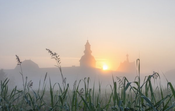 Рассвет над храмом