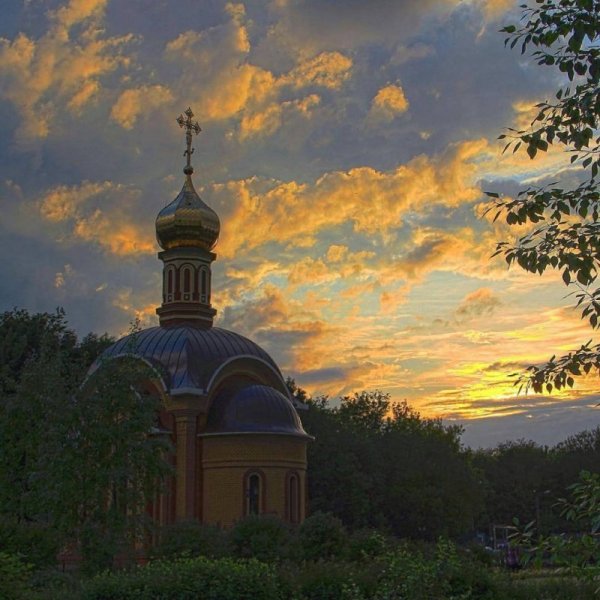 Церковь. Рассвет .Великий Новгород