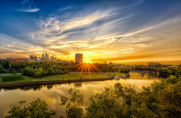 Солнце над городом