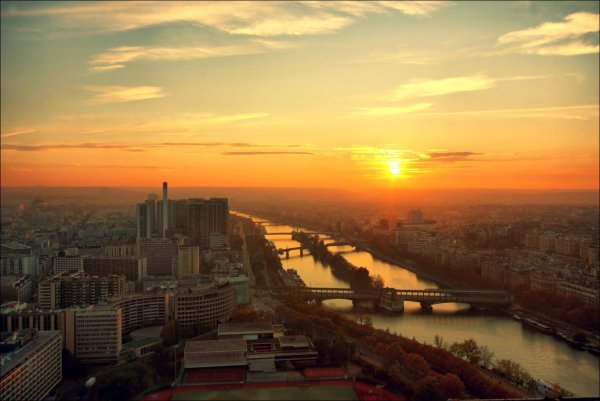 Закат над городом